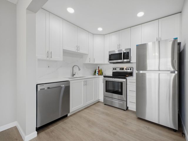 801 Flanders Q, Delray Beach, FL 33484