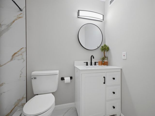 801 Flanders Q, Delray Beach, FL 33484