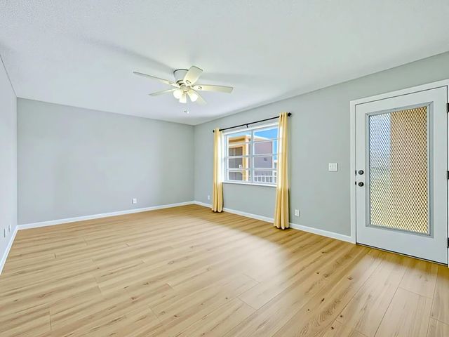 801 Flanders Q, Delray Beach, FL 33484