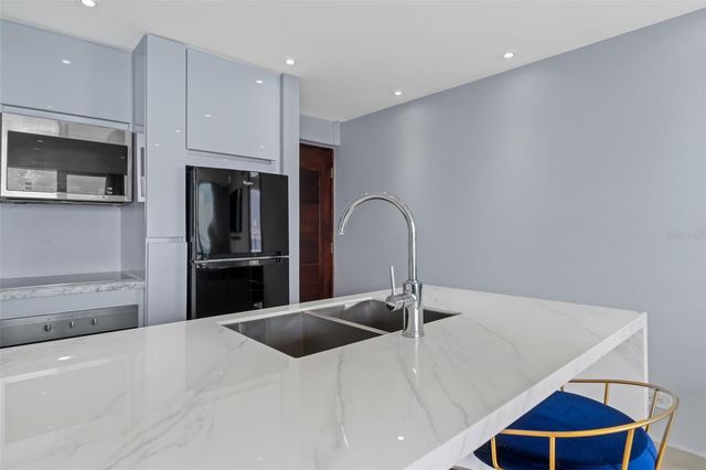 890 AVE ASHFORD 1, San Juan, PR 00907