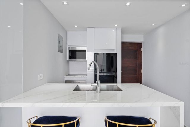 890 AVE ASHFORD 1, San Juan, PR 00907