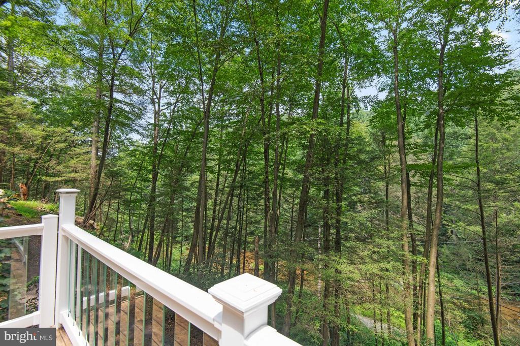 545 FALLS RD, Airville, PA 17302