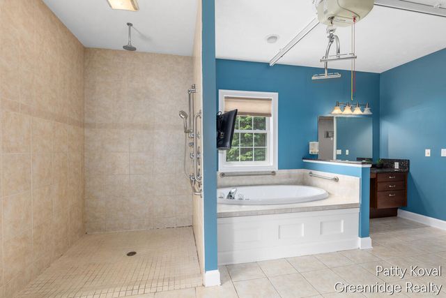 4454 Foxmoor Court, Middleville, MI 49333