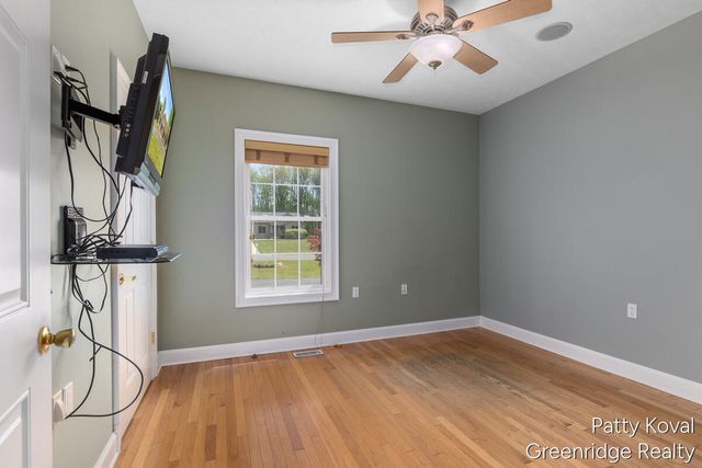 4454 Foxmoor Court, Middleville, MI 49333