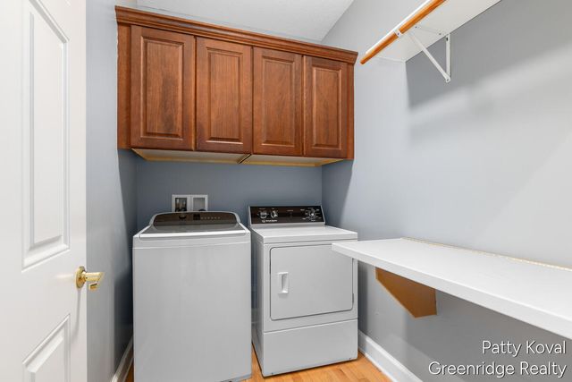 4454 Foxmoor Court, Middleville, MI 49333