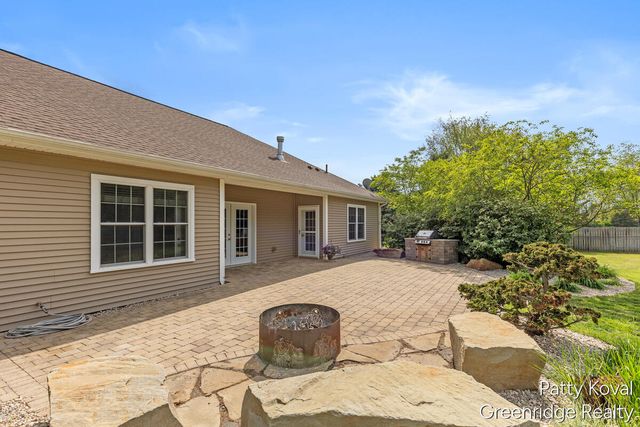 4454 Foxmoor Court, Middleville, MI 49333