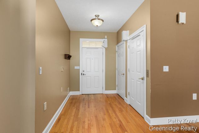 4454 Foxmoor Court, Middleville, MI 49333