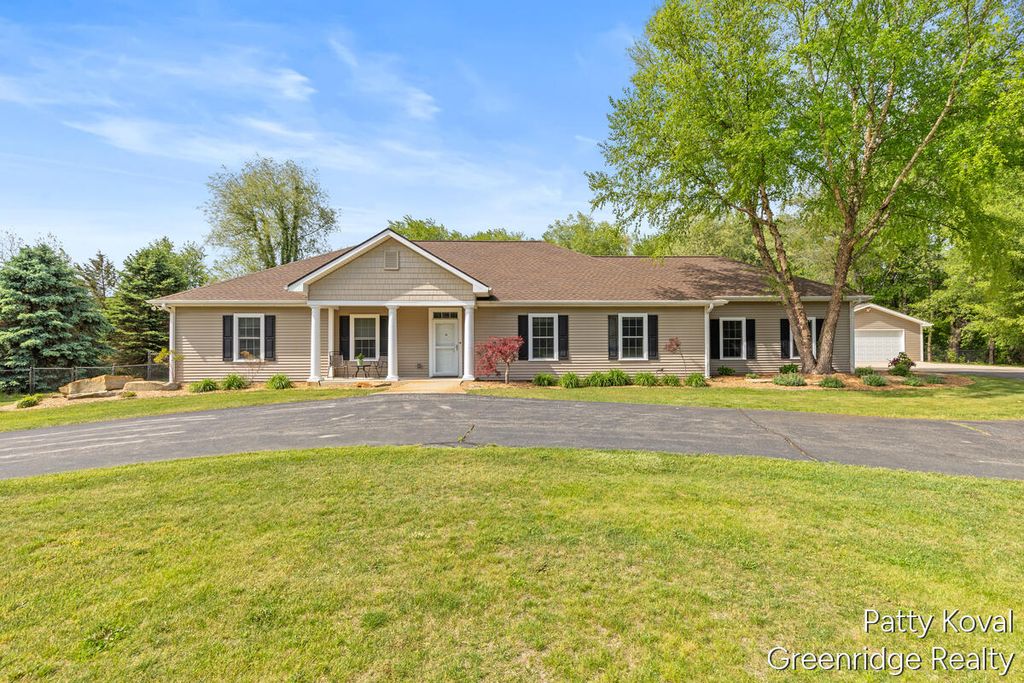 4454 Foxmoor Court, Middleville, MI 49333