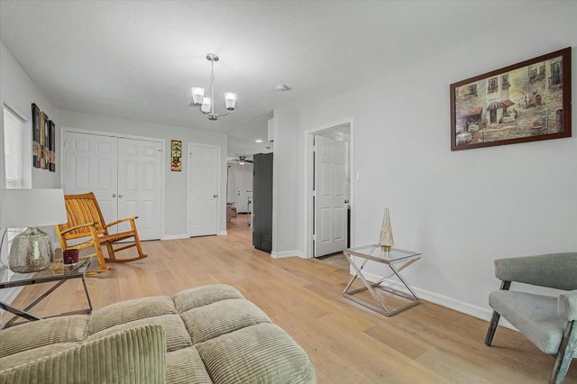 6834 New York Street, Houston, TX 77021