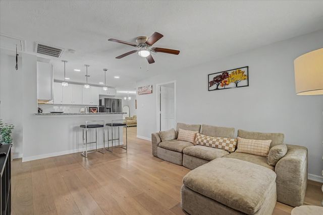 6834 New York Street, Houston, TX 77021