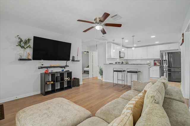 6834 New York Street, Houston, TX 77021