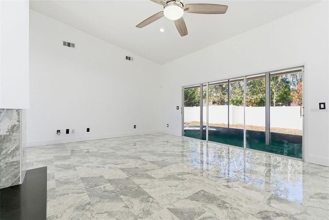 905 CLEARCREEK DRIVE, Tampa, FL 33613