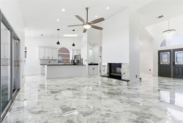 905 CLEARCREEK DRIVE, Tampa, FL 33613