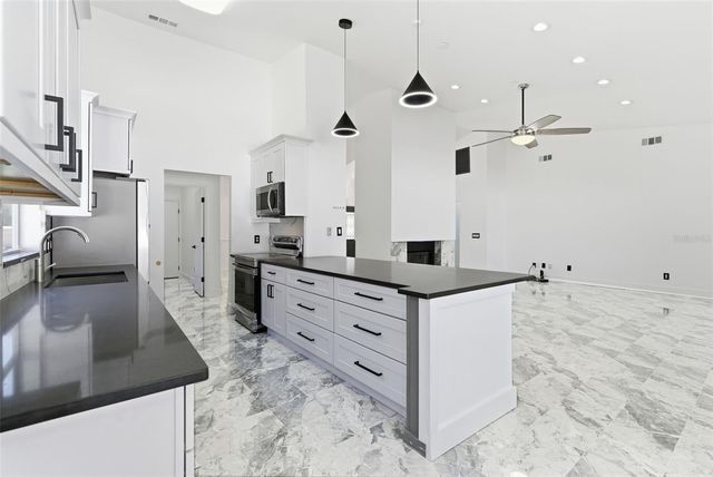 905 CLEARCREEK DRIVE, Tampa, FL 33613