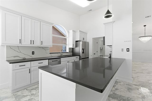 905 CLEARCREEK DRIVE, Tampa, FL 33613