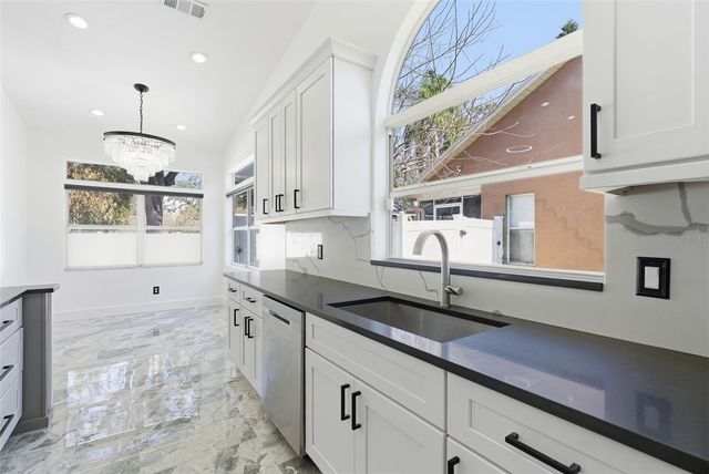 905 CLEARCREEK DRIVE, Tampa, FL 33613