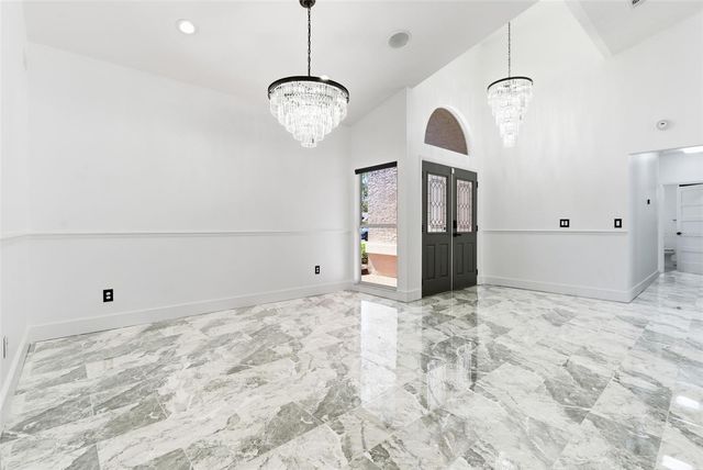 905 CLEARCREEK DRIVE, Tampa, FL 33613