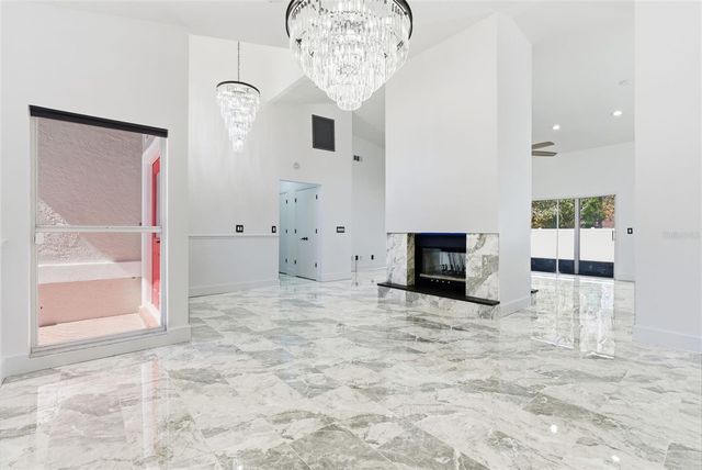 905 CLEARCREEK DRIVE, Tampa, FL 33613