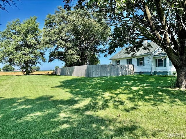 6015 State Route 4, Mascoutah, IL 62258