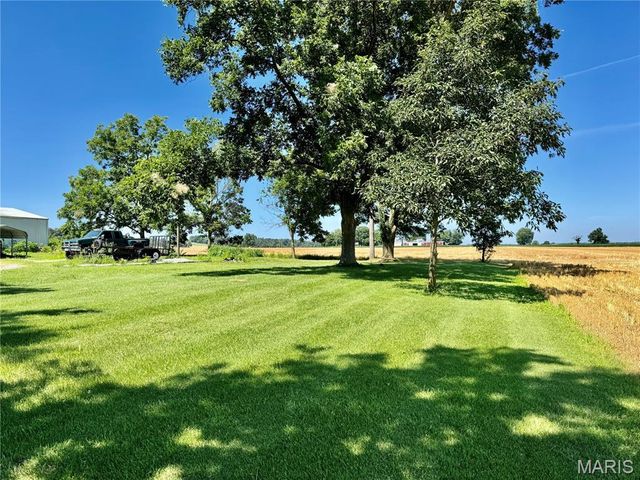 6015 State Route 4, Mascoutah, IL 62258
