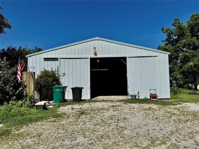 6015 State Route 4, Mascoutah, IL 62258