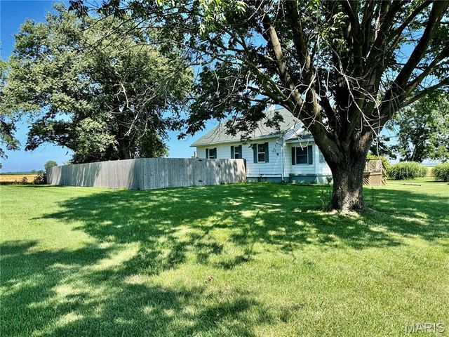 6015 State Route 4, Mascoutah, IL 62258