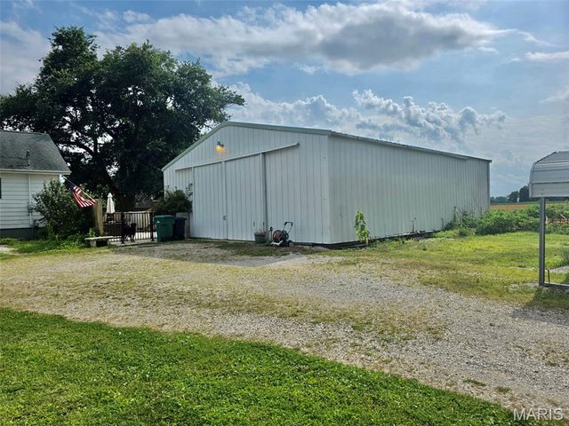 6015 State Route 4, Mascoutah, IL 62258