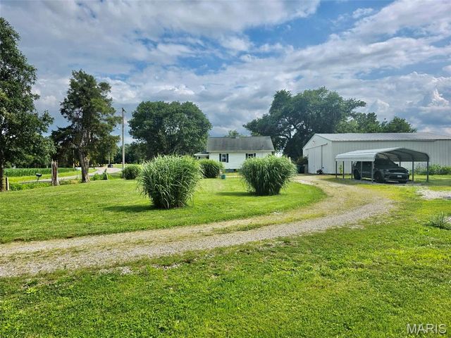 6015 State Route 4, Mascoutah, IL 62258