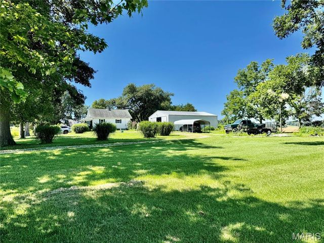 6015 State Route 4, Mascoutah, IL 62258