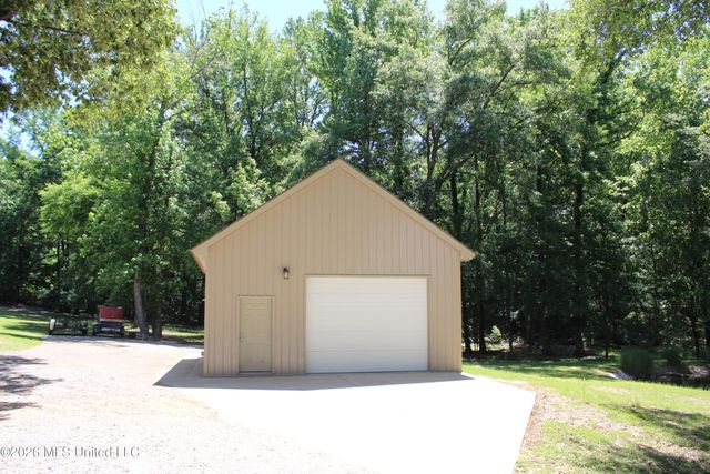 2934 Red Banks Road, Byhalia, MS 38611