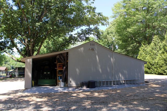 2934 Red Banks Road, Byhalia, MS 38611