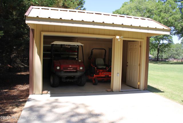 2934 Red Banks Road, Byhalia, MS 38611