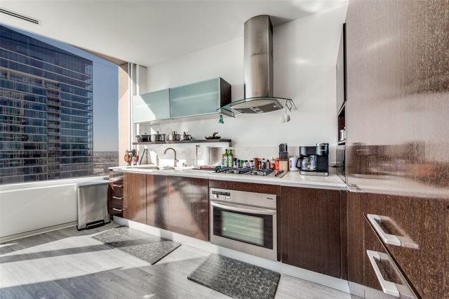 2430 Victory Park Lane 2601, Dallas, TX 75219