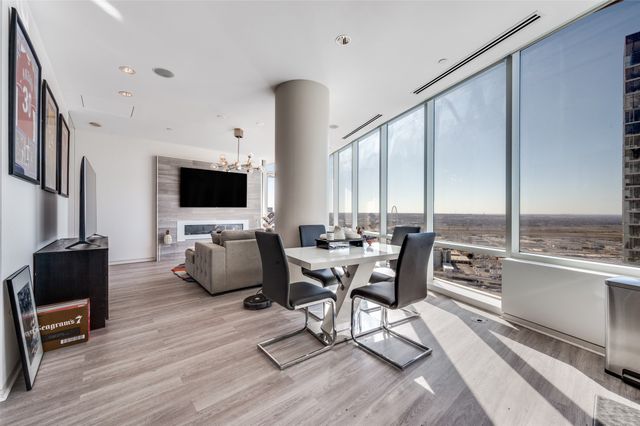 2430 Victory Park Lane 2601, Dallas, TX 75219