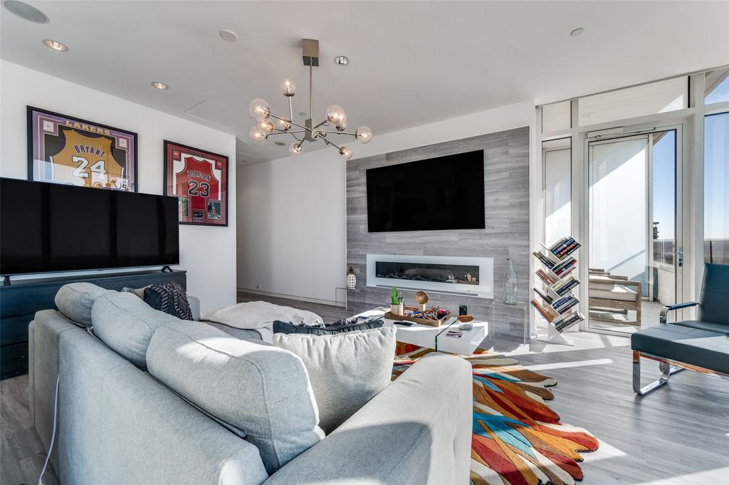 2430 Victory Park Lane 2601, Dallas, TX 75219