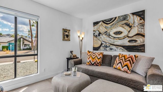 2964 E Orella Circle, Palm Springs, CA 92264