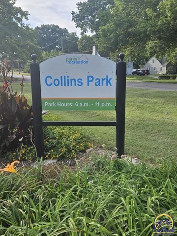 2812 SW Huntoon ST, Topeka, KS 66604