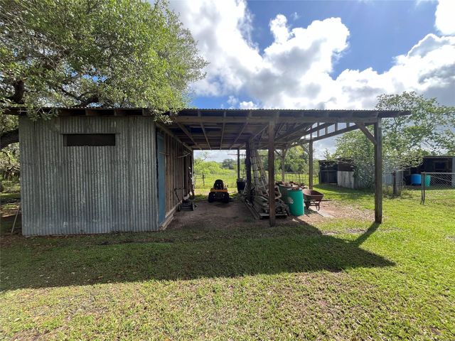 1475 Cr 16, Altair, TX 77412