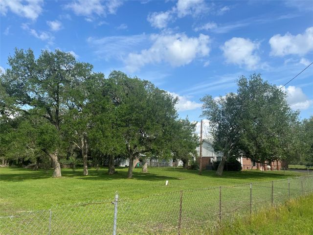 1475 Cr 16, Altair, TX 77412