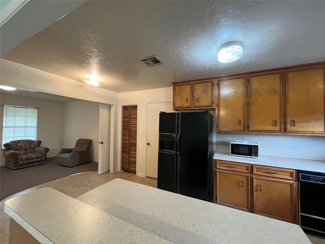 1475 Cr 16, Altair, TX 77412