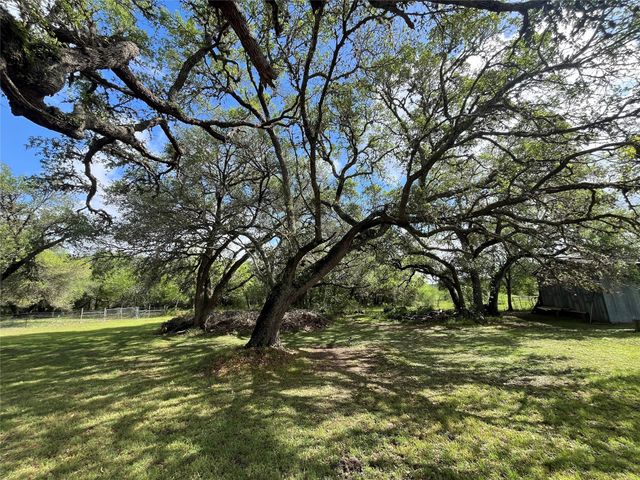 1475 Cr 16, Altair, TX 77412