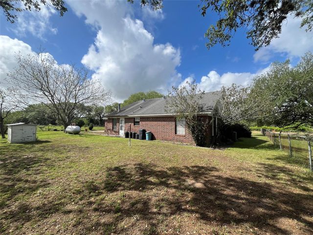 1475 Cr 16, Altair, TX 77412