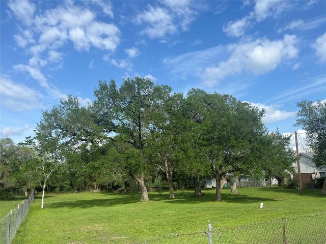 1475 Cr 16, Altair, TX 77412