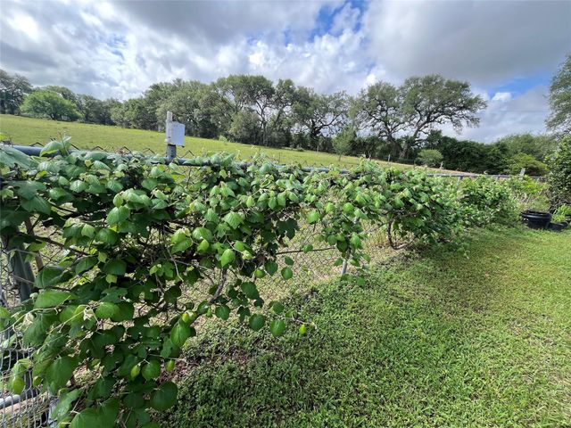 1475 Cr 16, Altair, TX 77412