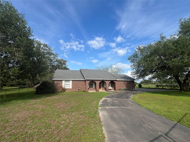1475 Cr 16, Altair, TX 77412