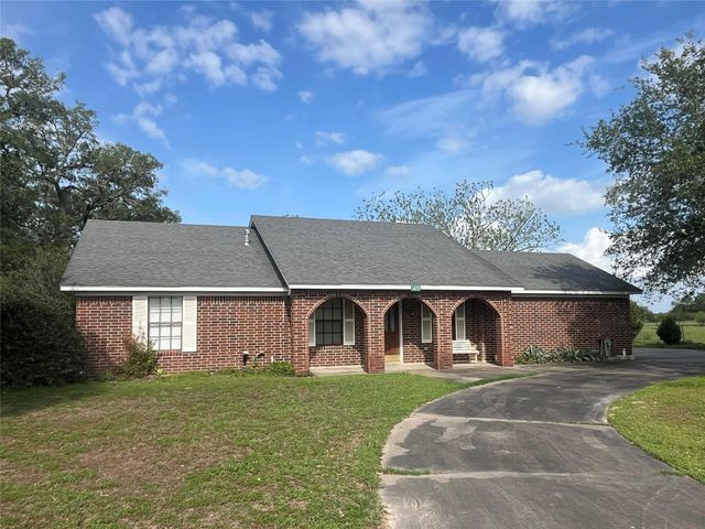 1475 Cr 16, Altair, TX 77412