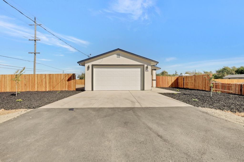 1515 9th Ave, Olivehurst, CA 95961