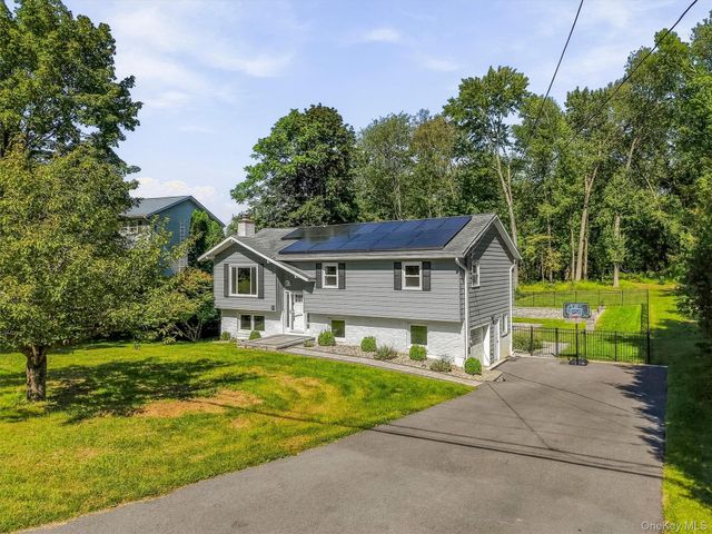 13 Slate Hill Drive, Poughkeepsie, NY 12603