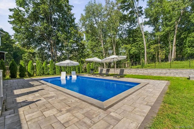 13 Slate Hill Drive, Poughkeepsie, NY 12603