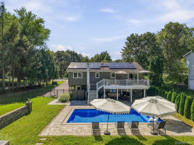 13 Slate Hill Drive, Poughkeepsie, NY 12603